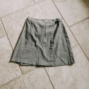 brandy melville✨— plaid buckle skirt!!